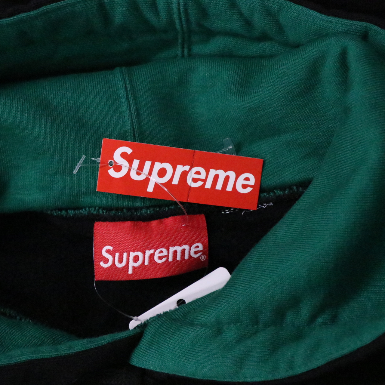 Shop Supreme - 19AW Spread Logo Hooded 